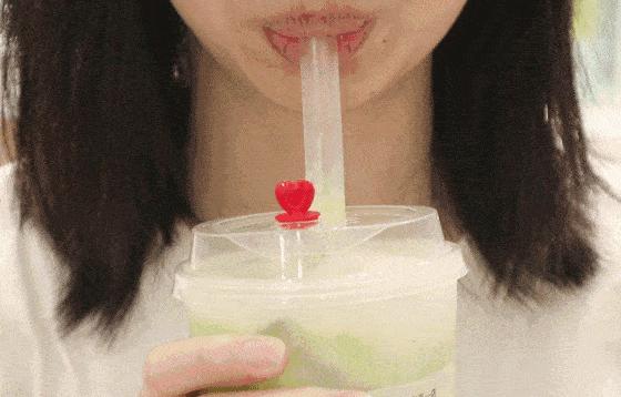 看著像(xiàng)個大蒼蠅,其實不是大蒼蠅,空戰之王食蟲虻